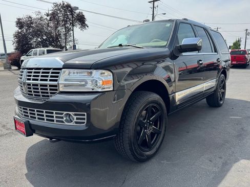 Used 2010 Lincoln Navigator 4WD image 7