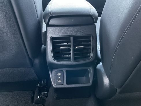 Used 2025 Kia Seltos S image 19