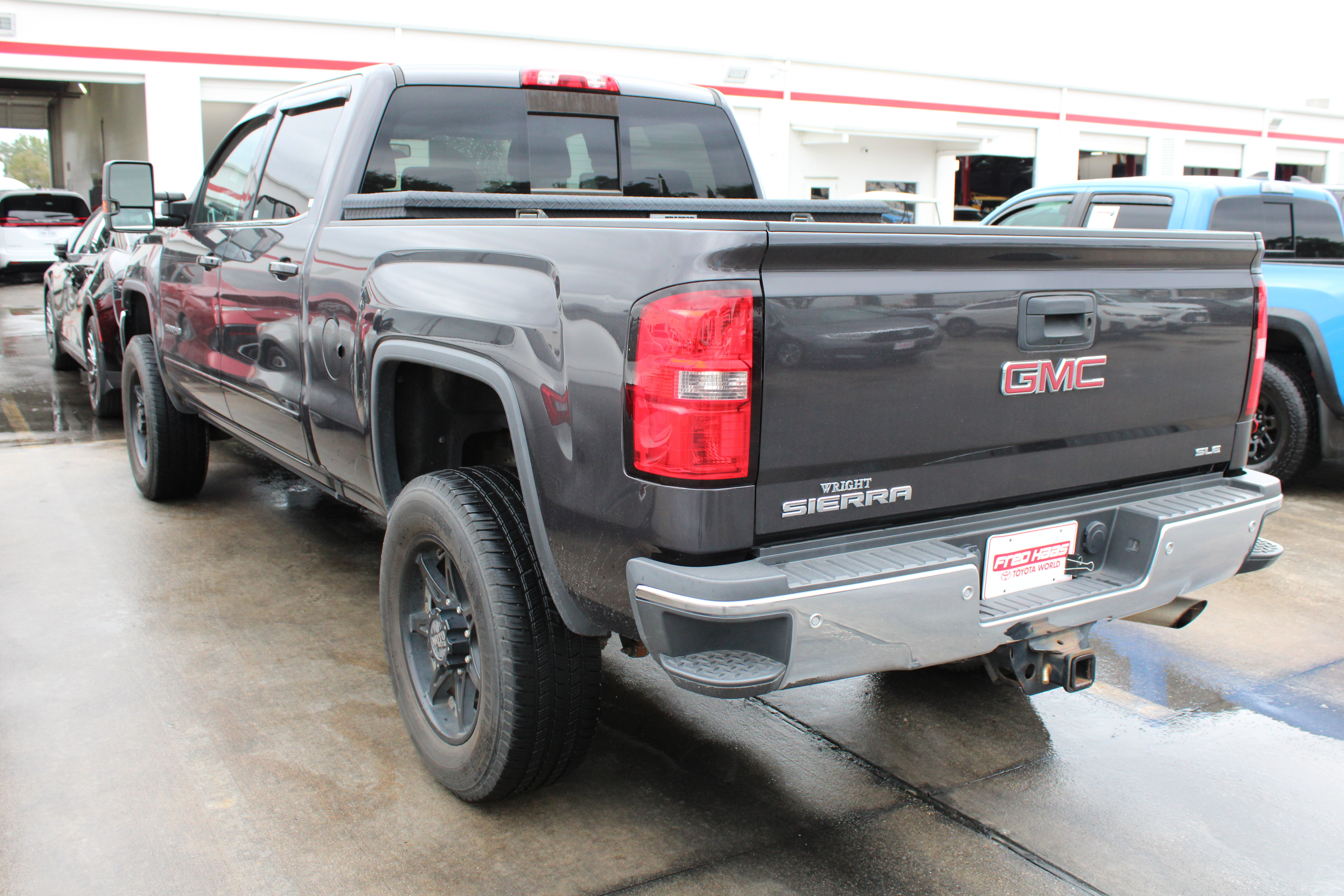 Used 2016 GMC Sierra 2500 SLE w/ SLE Preferred Package AWD/4WD image 5