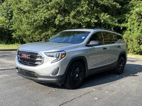 Used 2018 GMC Terrain SLE w/ Driver Convenience Package FWD image 5