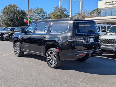 Used 2022 Jeep Grand Wagoneer Series III image 7