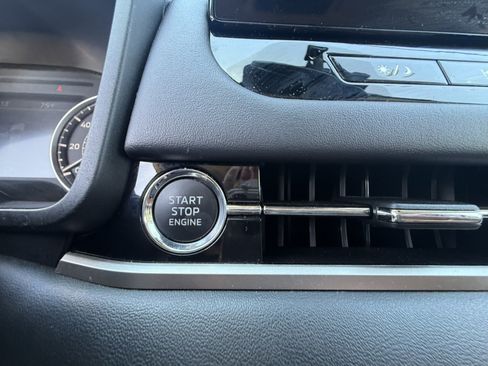 Used 2025 Mitsubishi Outlander SE FWD image 17