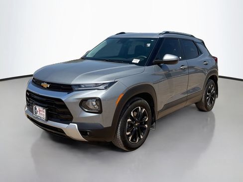 Used 2023 Chevrolet TrailBlazer LT FWD image 3