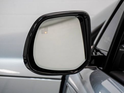 Used 2023 Land Rover Range Rover SE image 18