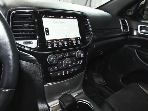 Used 2021 Jeep Grand Cherokee Laredo X image 31