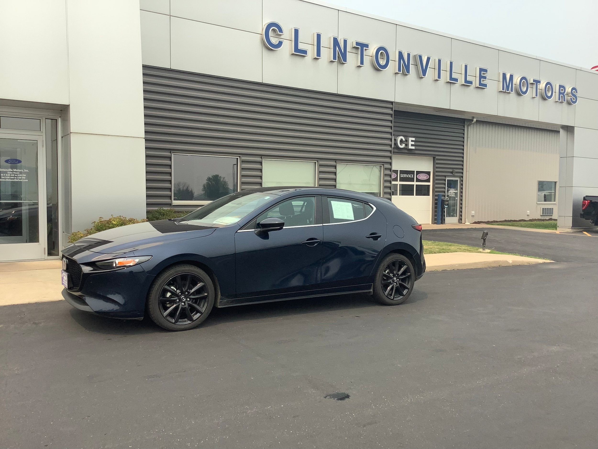 Used 2024 MAZDA MAZDA3 s FWD image 1