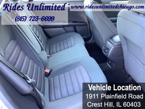 Used 2017 Ford Fusion SE FWD image 17