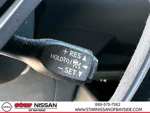 Used 2019 Toyota C-HR XLE image 8