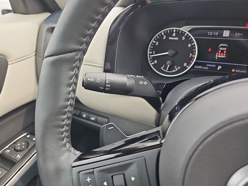 Used 2024 Nissan Pathfinder SL w/ SL Premium Package image 31