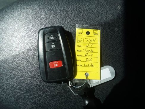 Used 2024 Toyota RAV4 XLE AWD/4WD image 29