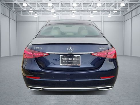 Used 2022 Mercedes-Benz C 300 4MATIC Sedan image 5