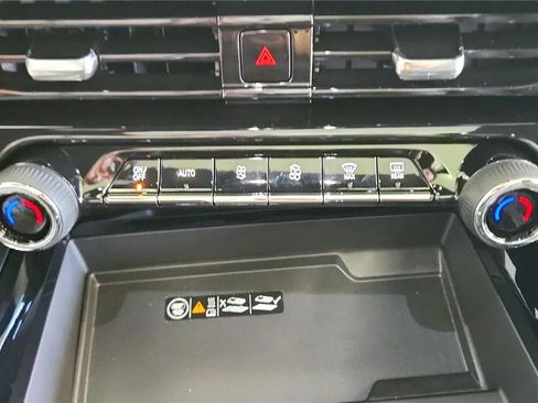 New 2026 Chevrolet Suburban Z71 w/ Comfort Package AWD/4WD image 31