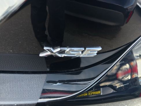 Used 2022 Toyota Camry XSE image 6