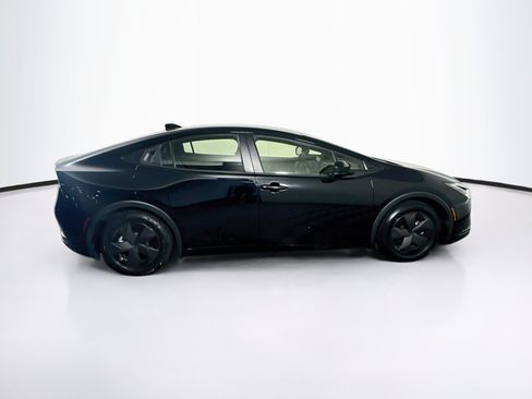 Used 2024 Toyota Prius LE FWD image 10