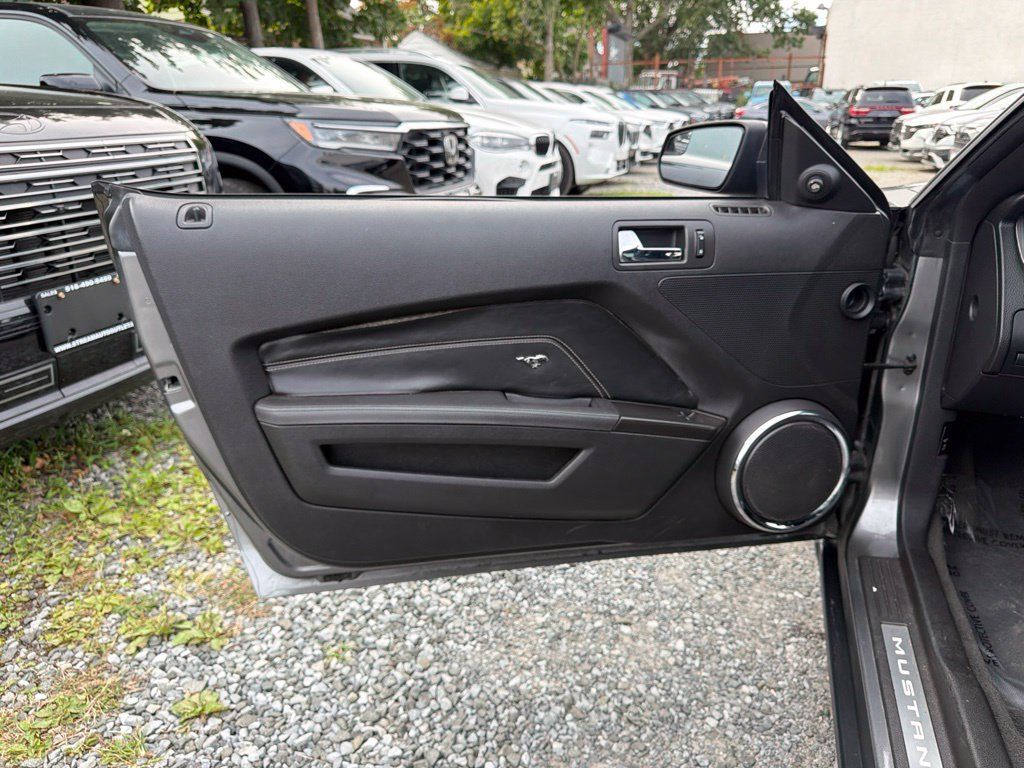 Used 2012 Ford Mustang GT Premium w/ Electronics Pkg RWD image 22