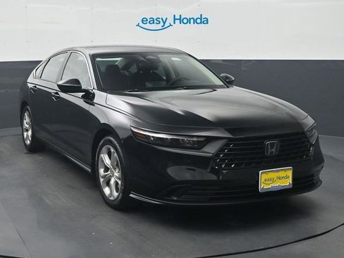 Used 2023 Honda Accord LX image 2