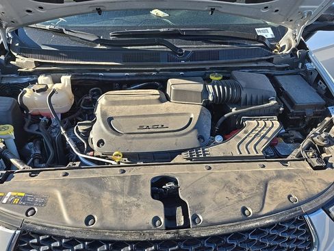 Used 2024 Chrysler Pacifica Limited image 26