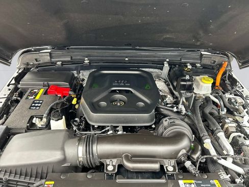 Used 2024 Jeep Wrangler Unlimited Rubicon 4xe AWD/4WD image 9