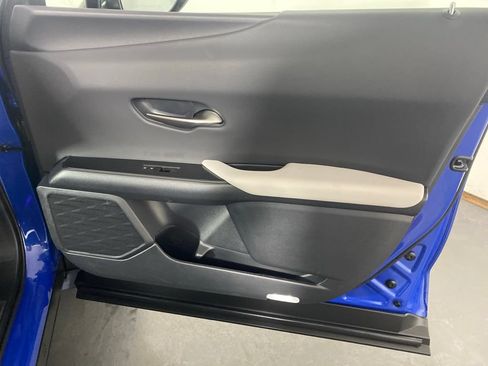 Used 2025 Lexus UX 300h AWD w/ Cold Area Package image 32