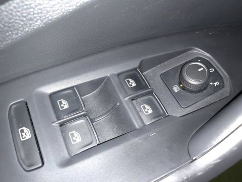 Used 2022 Volkswagen Jetta S FWD image 27