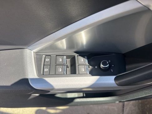 Used 2023 Audi Q3 2.0T Premium image 13