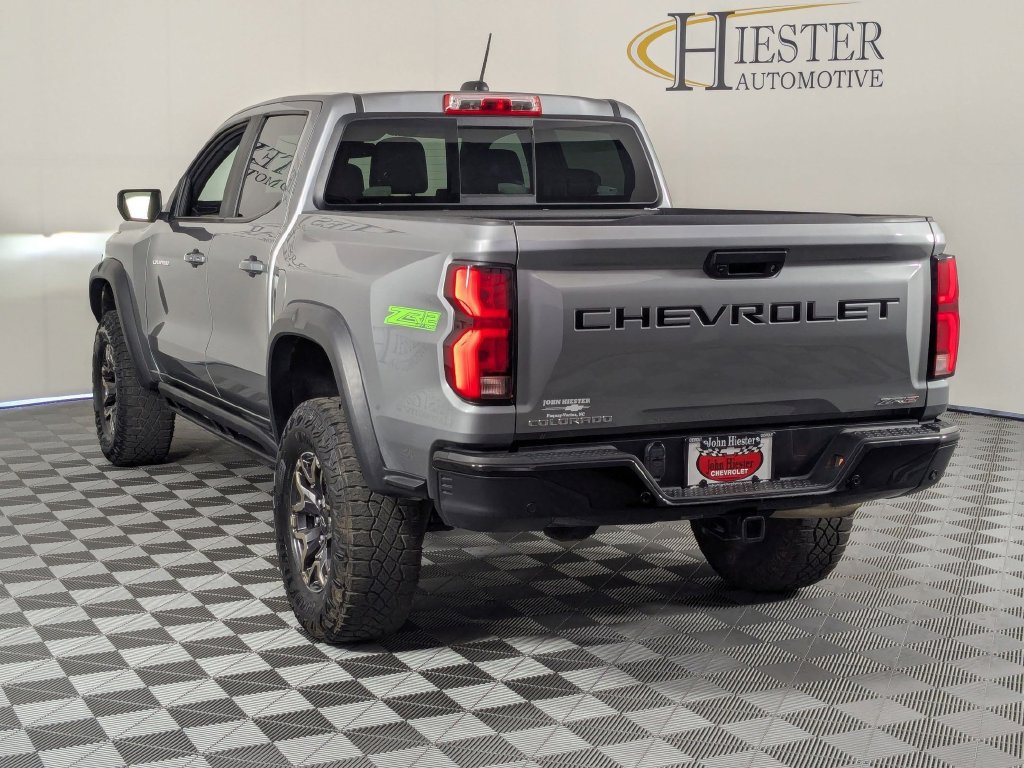 Used 2025 Chevrolet Colorado ZR2 w/ Technology Package AWD/4WD image 7