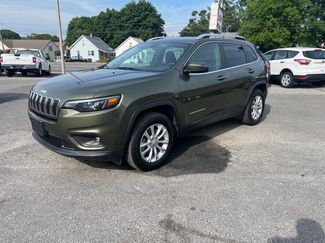 Used 2019 Jeep Cherokee Latitude w/ Popular Appearance Group image 1