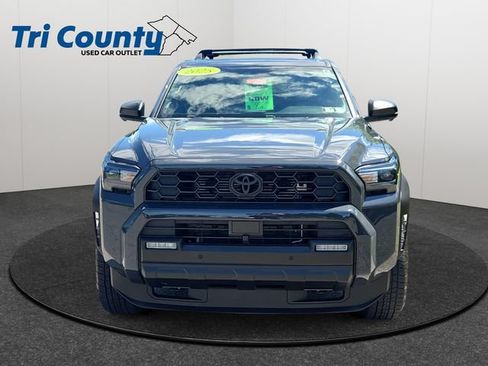Certified 2025 Toyota 4Runner TRD Off-Road Premium AWD/4WD image 2