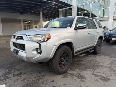 Used 2021 Toyota 4Runner TRD Off-Road Premium image 3
