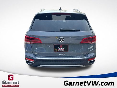 Used 2023 Volkswagen Taos SEL image 4