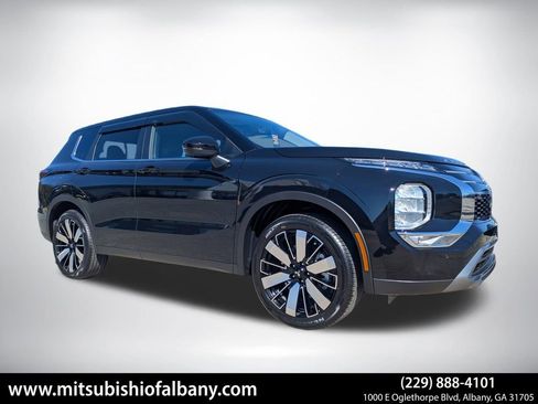 New 2026 Mitsubishi Outlander SE FWD image 1