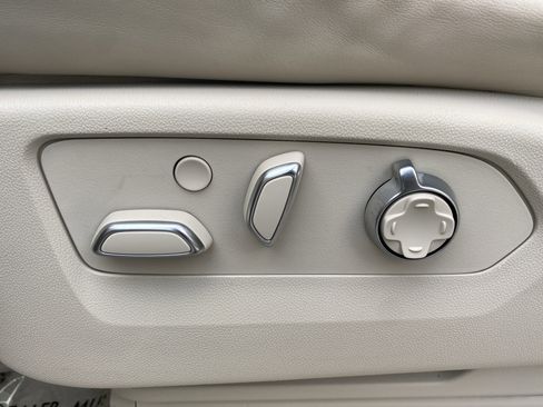 Used 2024 Cadillac Escalade Sport Platinum w/ Heavy-Duty Trailer Package image 30