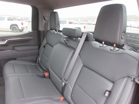 New 2026 GMC Sierra 1500 SLT w/ SLT Convenience Package image 15