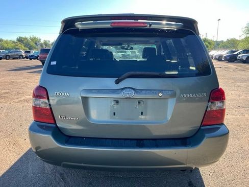 Used 2004 Toyota Highlander Limited w/ Leather Trim Pkg AWD/4WD image 5