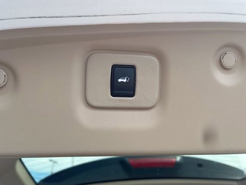 Used 2020 Nissan Pathfinder Platinum image 28