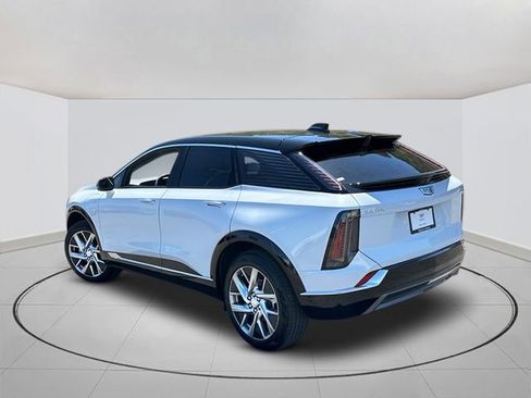 New 2026 Cadillac Optiq Luxury 1 image 3