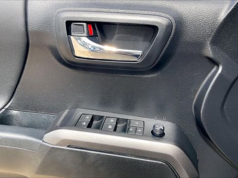 Used 2022 Toyota Tacoma TRD Sport w/ Technology Package AWD/4WD image 34