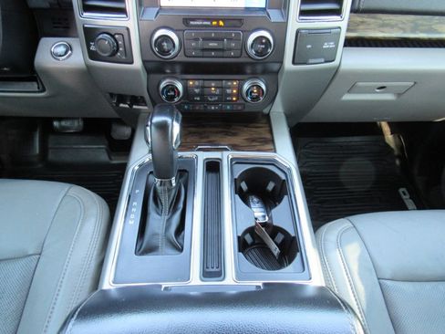 Used 2019 Ford F150 Lariat w/ Equipment Group 502A Luxury AWD/4WD image 24