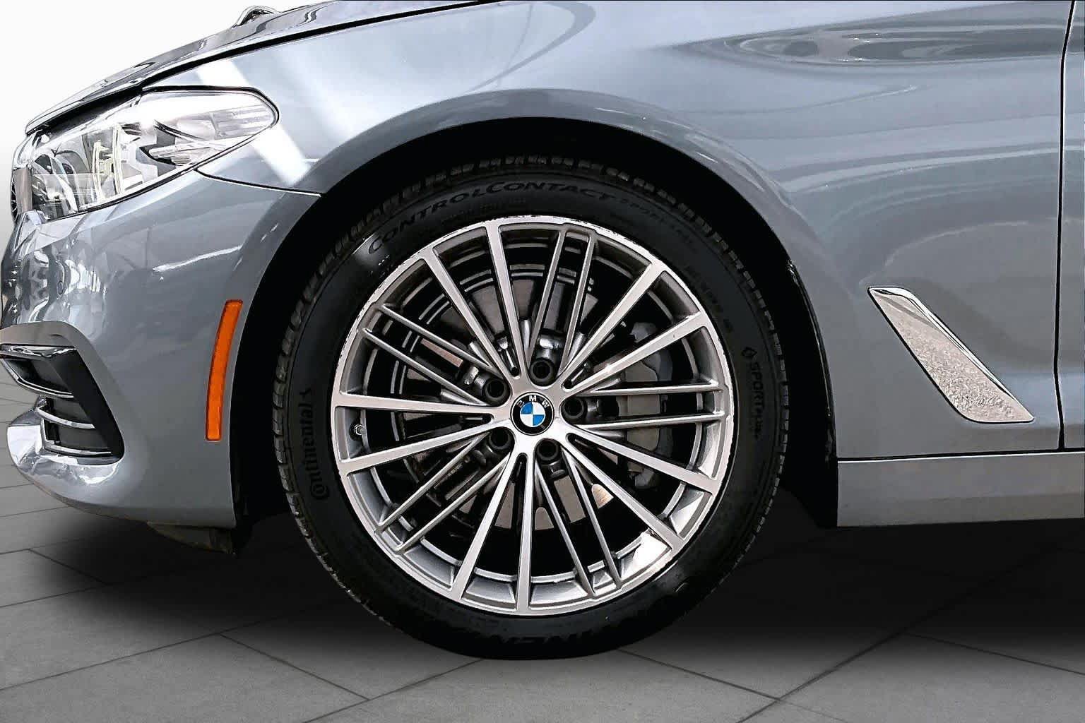 Used 2019 BMW 530i w/ Convenience Package RWD image 11