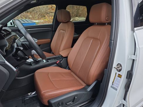 Used 2022 Audi Q3 2.0T Premium w/ Convenience Package image 15