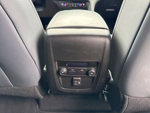 Used 2024 Buick Enclave Essence AWD/4WD image 25