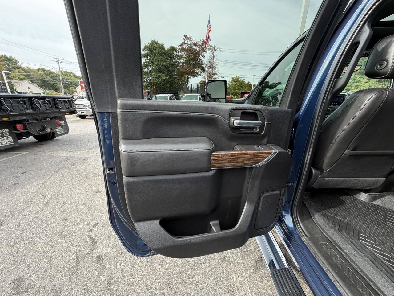 Used 2021 Chevrolet Silverado 3500 High Country w/ Snow Plow Prep/Camper Package AWD/4WD image 38