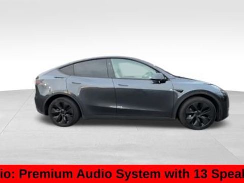 Used 2025 Tesla Model Y Long Range image 8