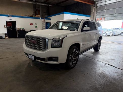 Used 2018 GMC Yukon XL Denali w/ Denali Ultimate Package image 1