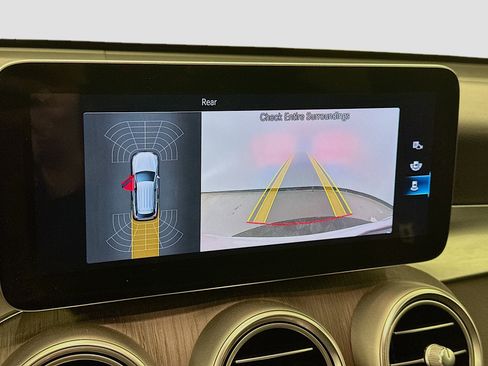 Used 2021 Mercedes-Benz GLC 300 4MATIC image 22