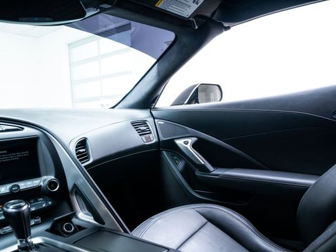 Used 2018 Chevrolet Corvette Grand Sport RWD image 9