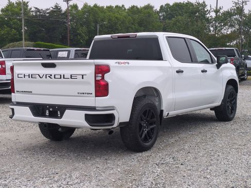 Certified 2025 Chevrolet Silverado 1500 Custom w/ LPO, Dark Essentials Package AWD/4WD image 10
