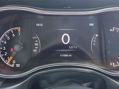Used 2020 Jeep Grand Cherokee Altitude RWD image 17