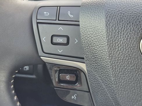 Used 2025 Toyota Camry SE w/ Convenience Package FWD image 23