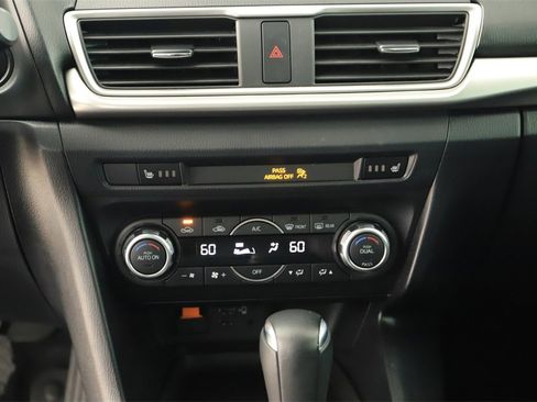Used 2018 MAZDA MAZDA3 Touring image 20